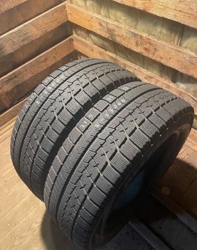 Bridgestone Blizzak VRX 215/55 R17