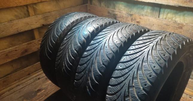 Goodyear UltraGrip Extreme 195/65 R15