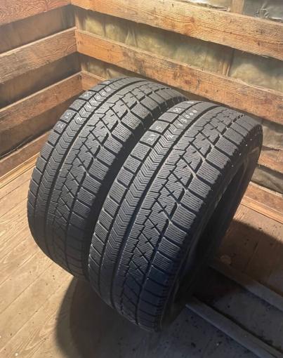 Bridgestone Blizzak VRX 215/55 R17