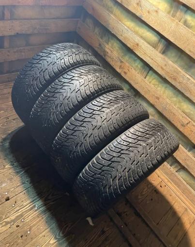 Nokian Tyres Hakkapeliitta 8 215/60 R16