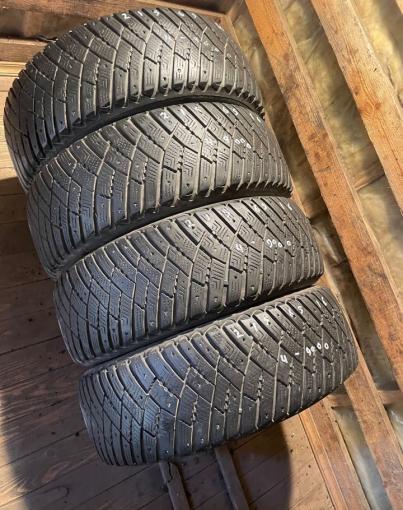 Goodyear Ultragrip Ice Arctic 215/65 R16