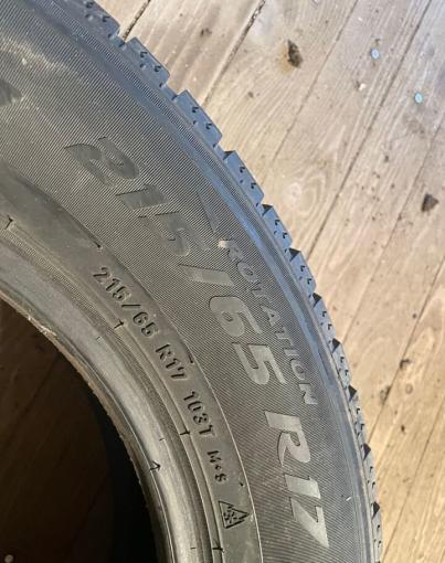 Pirelli Ice Zero 215/65 R17