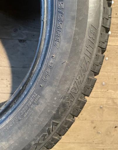 Bridgestone Blizzak VRX 215/55 R17