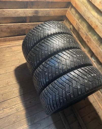 Goodyear UltraGrip Ice Arctic SUV 215/60 R17