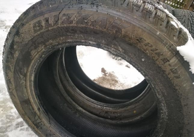 Bridgestone Blizzak Spike-01 255/60 R18