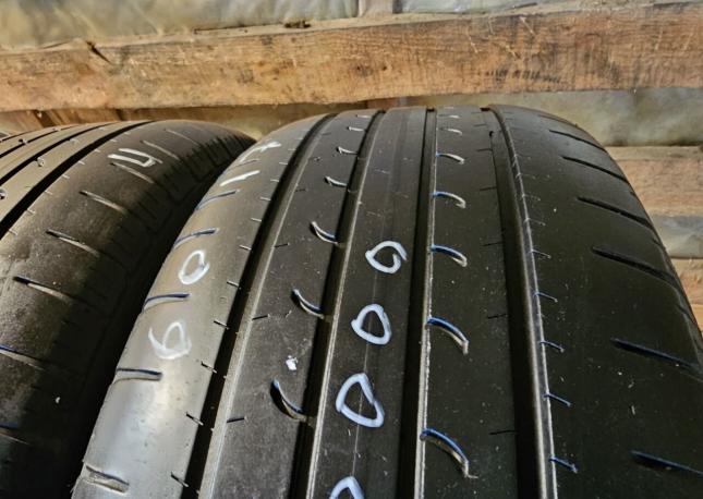 Goodyear EfficientGrip SUV 4x4 215/60 R17