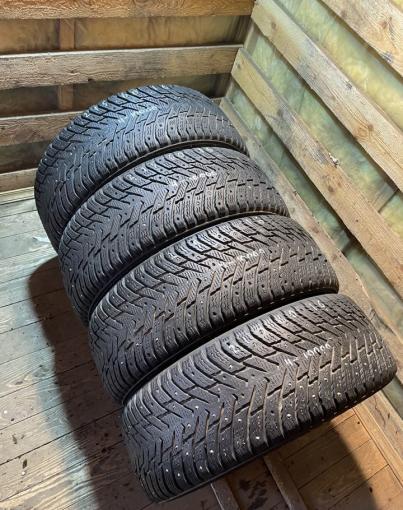 Nokian Tyres Hakkapeliitta 8 215/60 R16