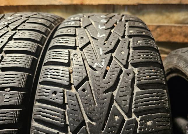 Nokian Tyres Hakkapeliitta 7 215/65 R16