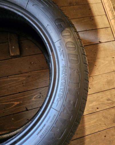 Goodyear EfficientGrip SUV 4x4 215/60 R17