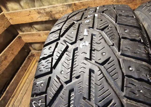 Kormoran SUV Stud 215/60 R17