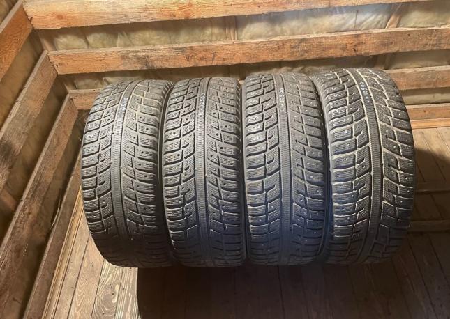 Kumho I&#39;Zen KW22 225/55 R17