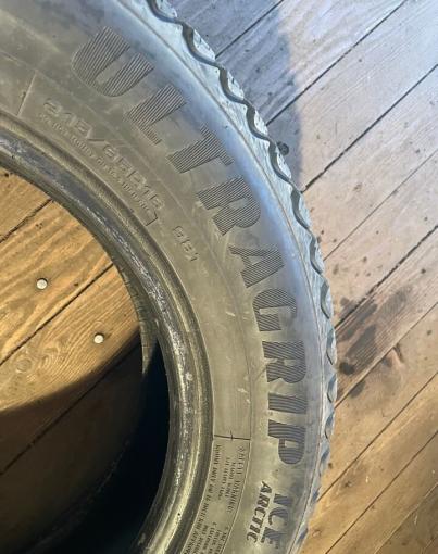 Goodyear Ultragrip Ice Arctic 215/65 R16