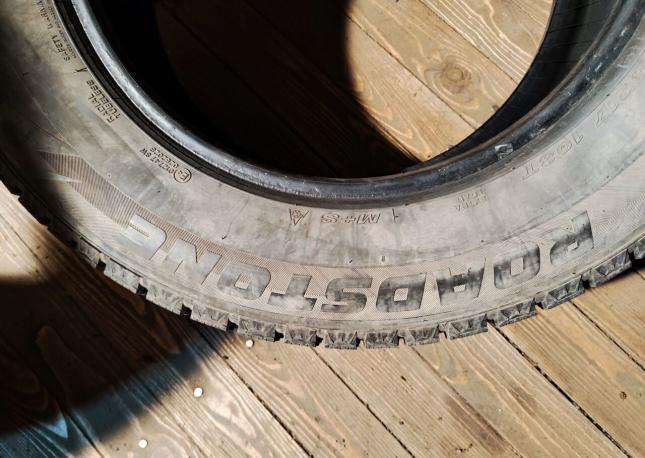 Roadstone Winguard WinSpike 235/65 R17