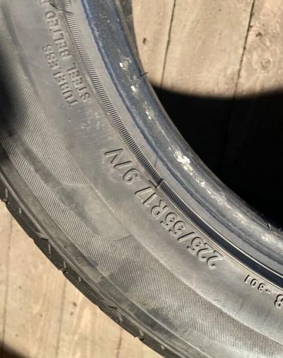 Toyo DRB 225/55 R17