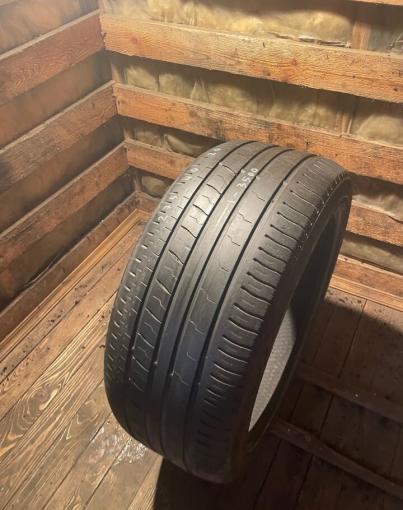 Royal Black Royal Performance 275/40 R20