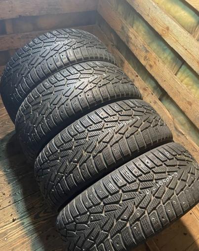 Nokian Tyres Hakkapeliitta 7 215/60 R16