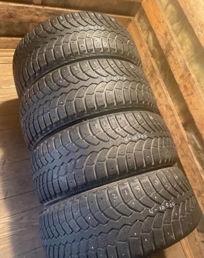 Bridgestone Blizzak Spike-01 215/55 R16