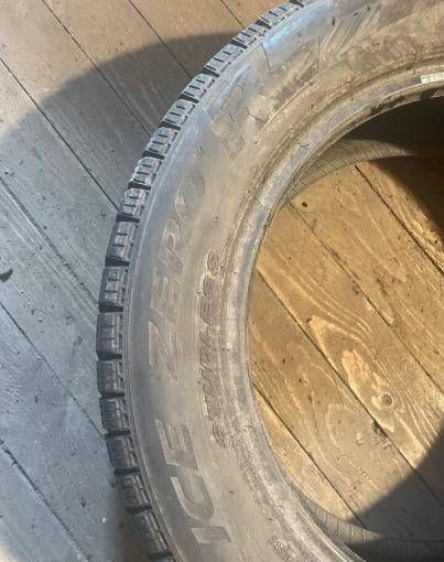 Pirelli Ice Zero FR 215/60 R17