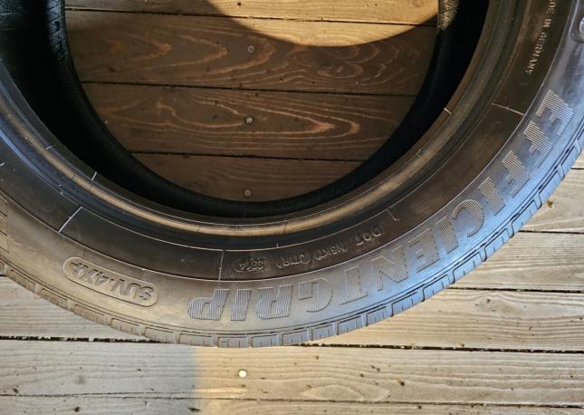 Goodyear EfficientGrip SUV 4x4 215/60 R17