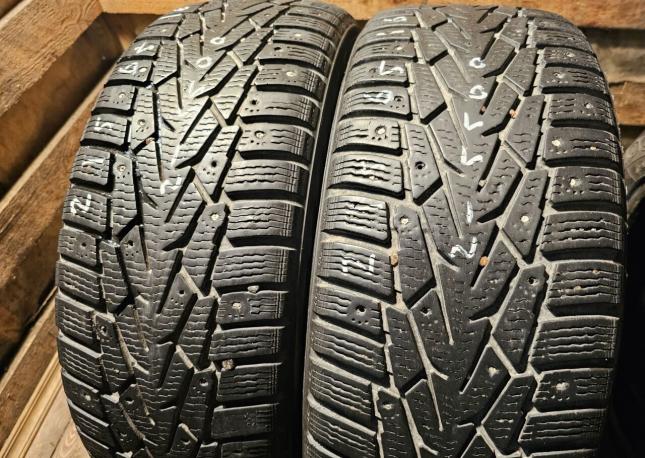 Nokian Tyres Hakkapeliitta 7 215/65 R16