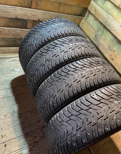 Nokian Tyres Hakkapeliitta 8 215/60 R16