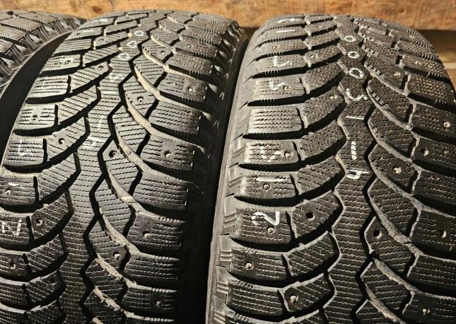 Bridgestone Blizzak Spike-01 215/55 R17