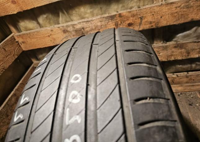 Michelin Primacy 4 215/55 R17 94V