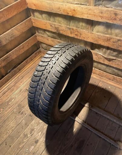 Bridgestone Ice Cruiser 5000 215/65 R16