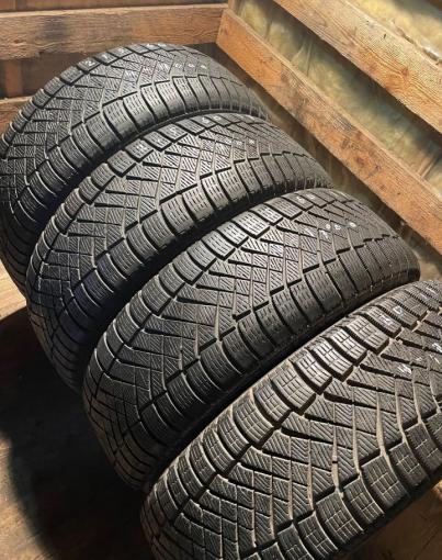 Pirelli Ice Zero FR 215/60 R17