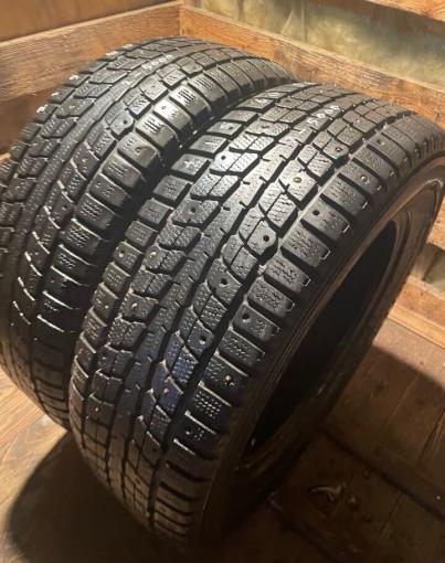 Dunlop SP Winter Ice 01 215/60 R16