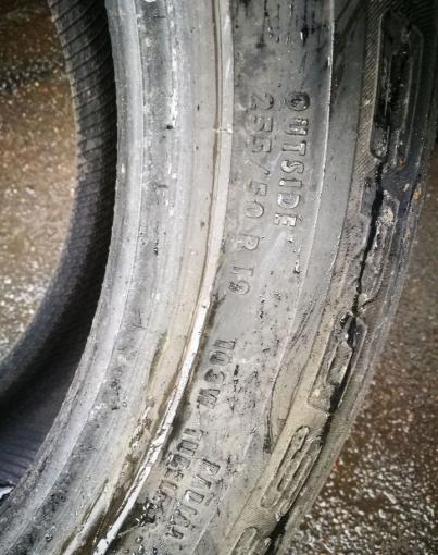 Continental CrossContact UHP 255/50 R19