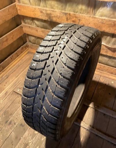 Bridgestone Ice Cruiser 5000 215/65 R16