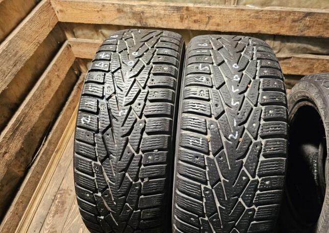 Nokian Tyres Hakkapeliitta 7 215/65 R16