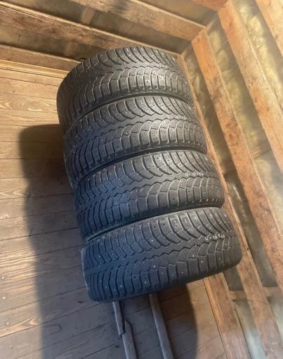 Bridgestone Blizzak Spike-01 215/55 R16