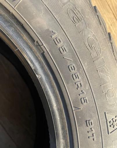 Goodyear UltraGrip Extreme 195/65 R15