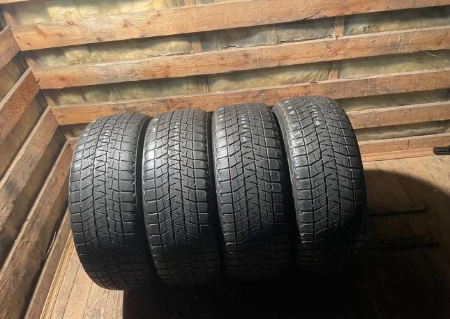 Bridgestone Blizzak DM-V1 235/60 R18