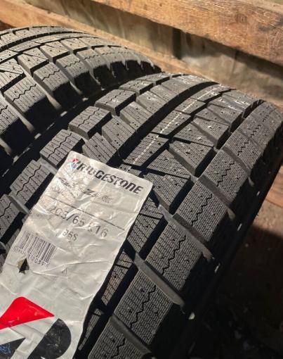 Bridgestone Blizzak Revo GZ 205/65 R16