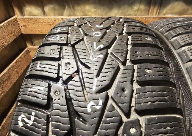 Nokian Tyres Hakkapeliitta 7 215/65 R16