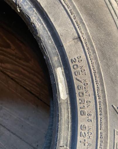 Dunlop SP Winter Ice 01 205/60 R16