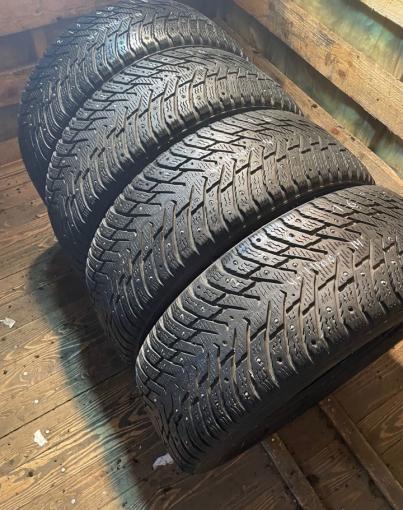 Nokian Tyres Hakkapeliitta 8 215/60 R16