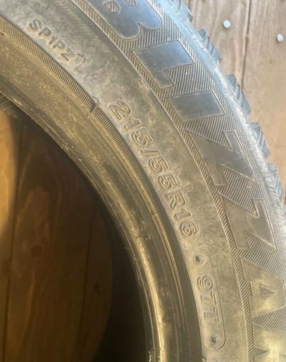 Bridgestone Blizzak Spike-01 215/55 R16