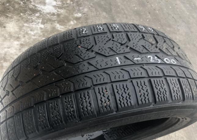 Kumho I&#39;Zen RV Stud KC16 235/55 R17