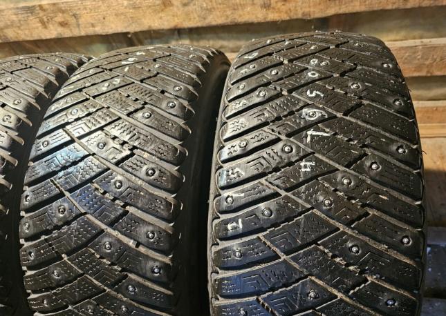 Goodyear Ultragrip Ice Arctic 215/55 R16