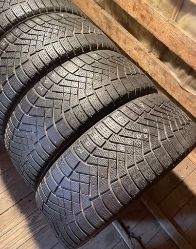 Pirelli Ice Zero FR 205/50 R17