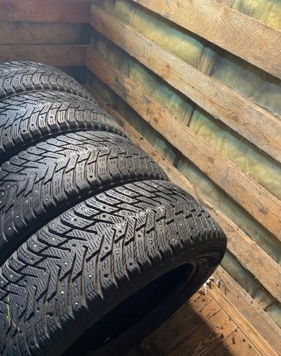 Nokian Tyres Hakkapeliitta 8 215/60 R16