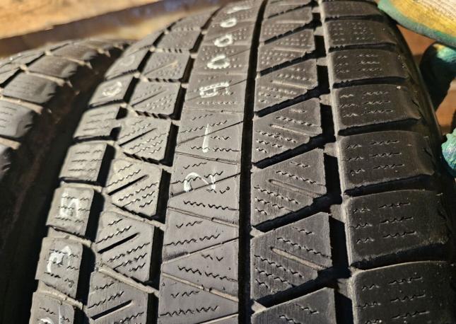 Bridgestone Blizzak DM-V3 235/60 R18