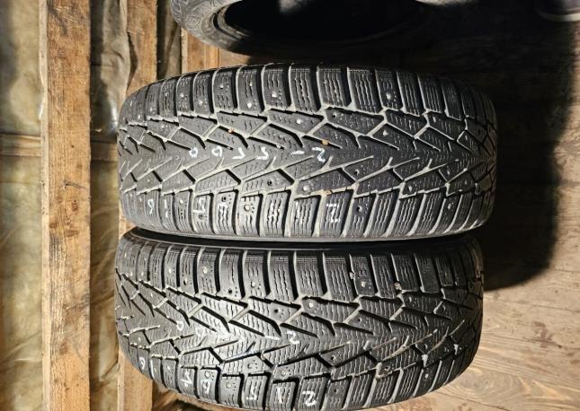 Nokian Tyres Hakkapeliitta 7 215/65 R16