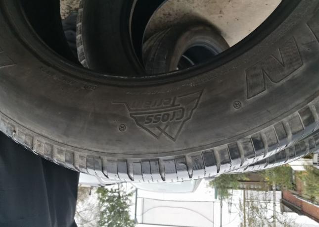 Michelin Cross Terrain SUV 235/65 R17