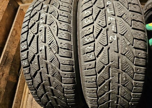 Tigar Ice 215/55 R17