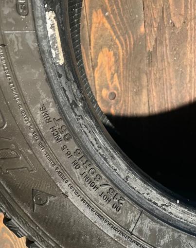 Dunlop SP Winter Ice 01 215/60 R16